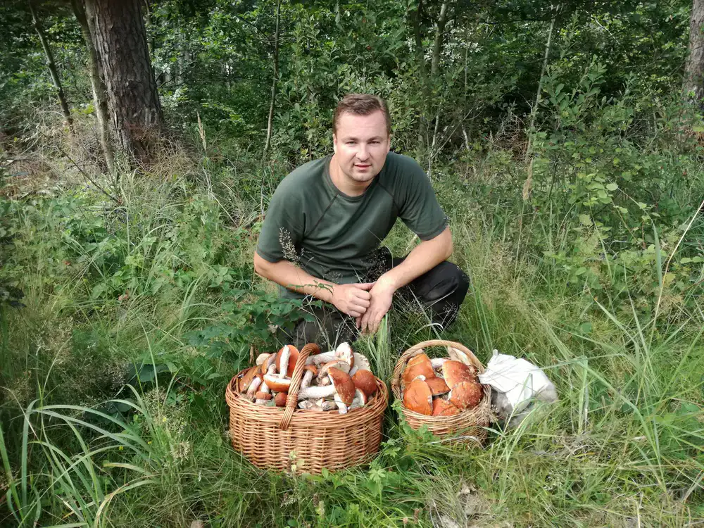 Portrait of our lead foraging guide